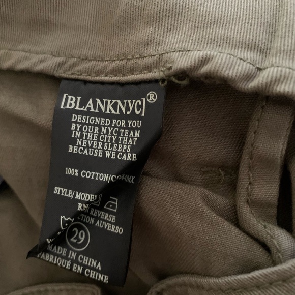 [Blank NYC] Womens Belted Paperbag
Casual Wide Leg Pants - Picture 16 of 17